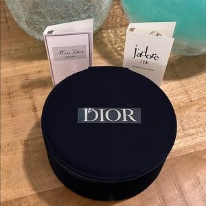 VANITY DIOR BLACK ZIPPERED CASE WITH MIRROR & 2 COMPLIMENTARY SAMPLE PARFUM-NIB